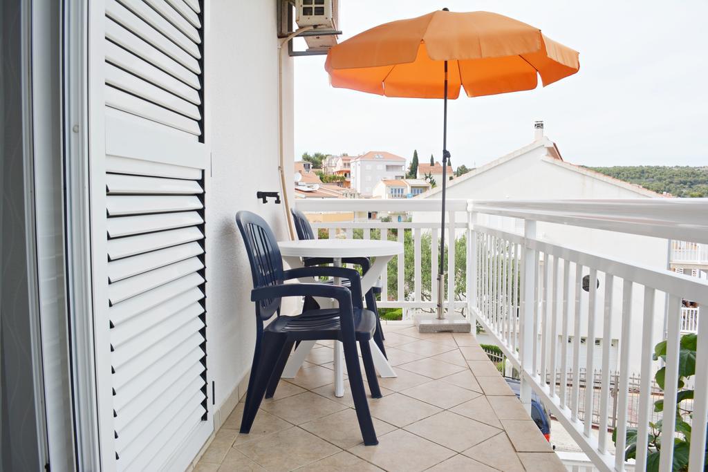 Suz-Ana Apartment Trogir Bagian luar foto
