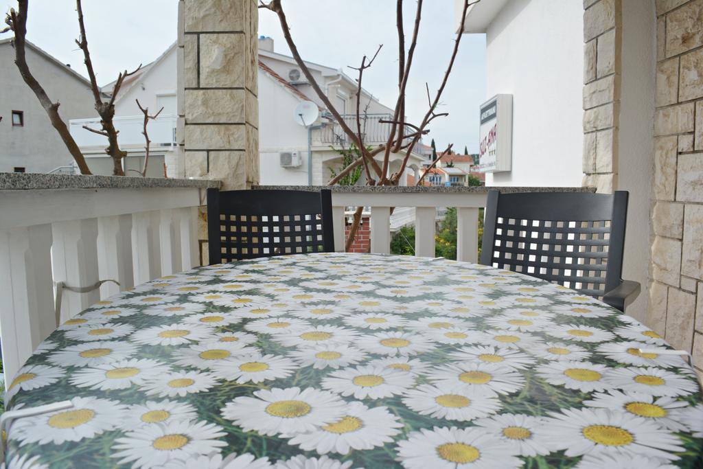 Suz-Ana Apartment Trogir Bagian luar foto