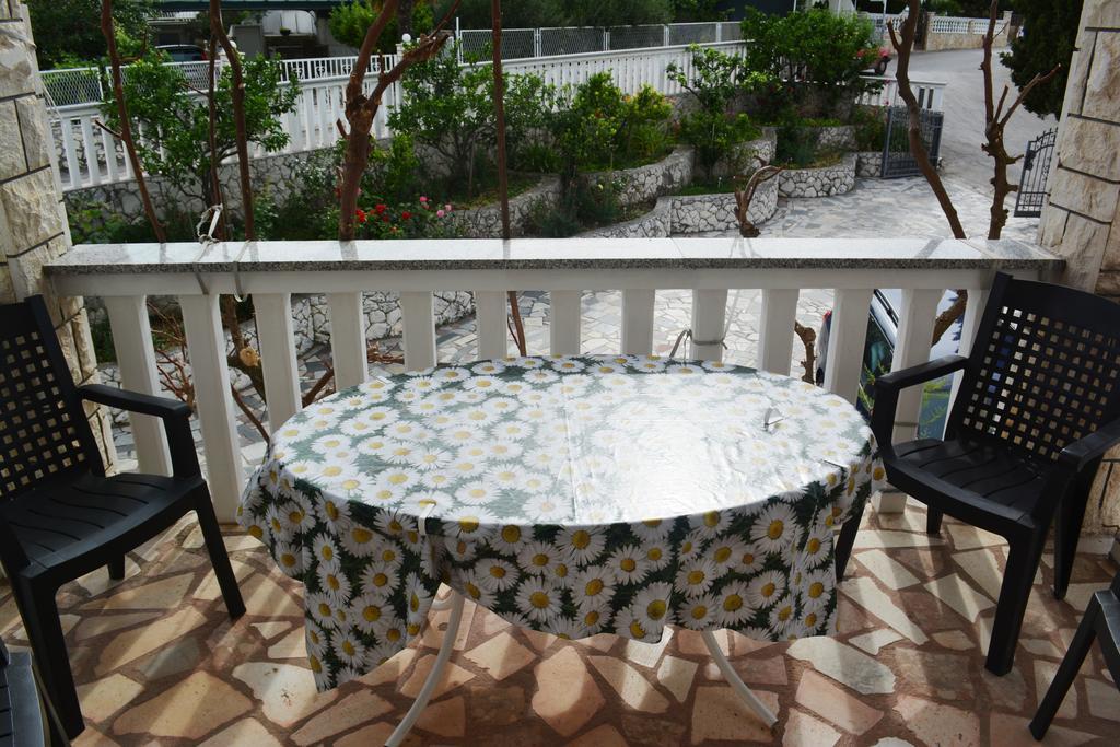 Suz-Ana Apartment Trogir Bagian luar foto
