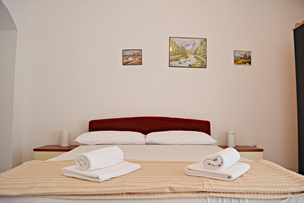 Suz-Ana Apartment Trogir Bagian luar foto